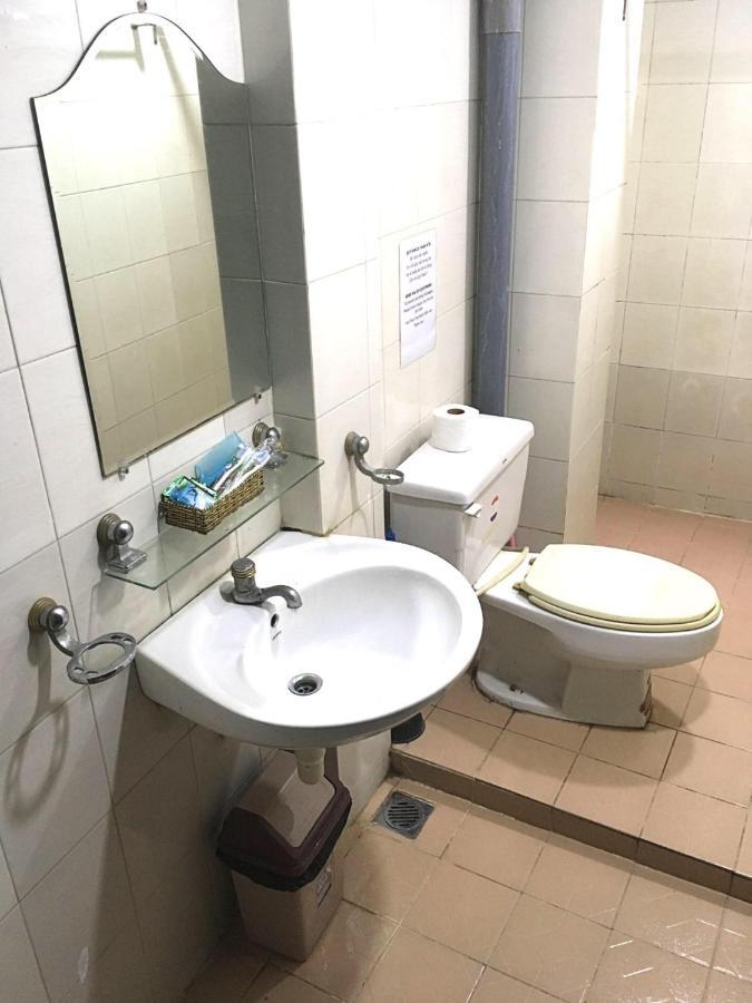 B.V.I Guest House Thành Pho Ho Chí Minh Esterno foto